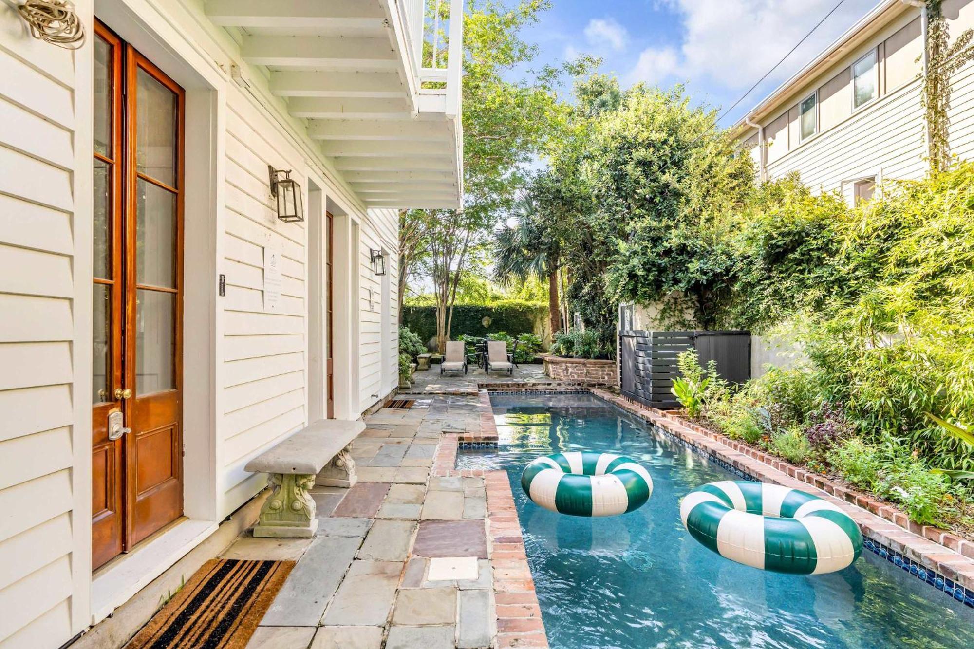 Serene Cottage With Beautiful Garden And Heated Pool Charleston Exteriör bild